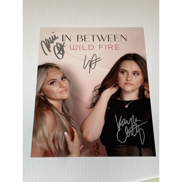 Wild Fire Band Duo Signed Photo 8x10 Kelli Luzwig Kayla Luzwig - Picture 1 of 4
